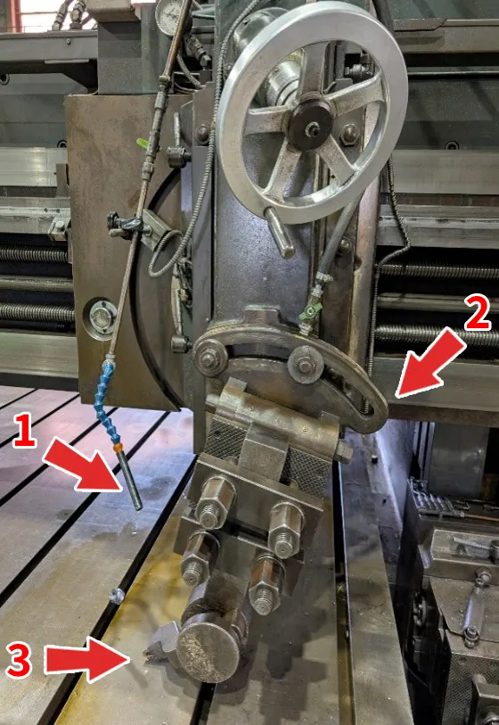 刃物台にホルダーと刃物の取り付け